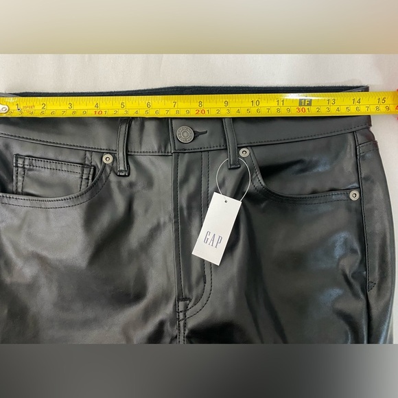 NWT GAP 70s high rise flares in vegan black leather- 6P - Picture 13 of 14